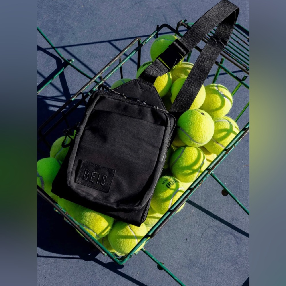 NWT Beis Travel Sport Sling in Black